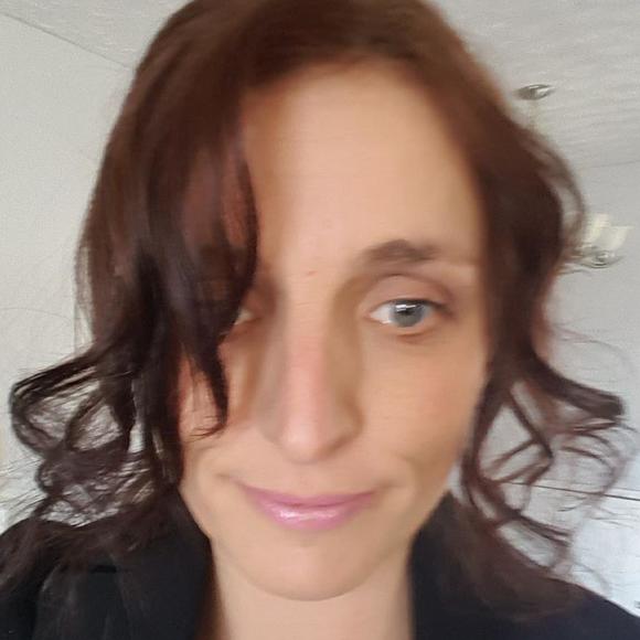 Meet your Posher, Jo - Picture 1 of 1